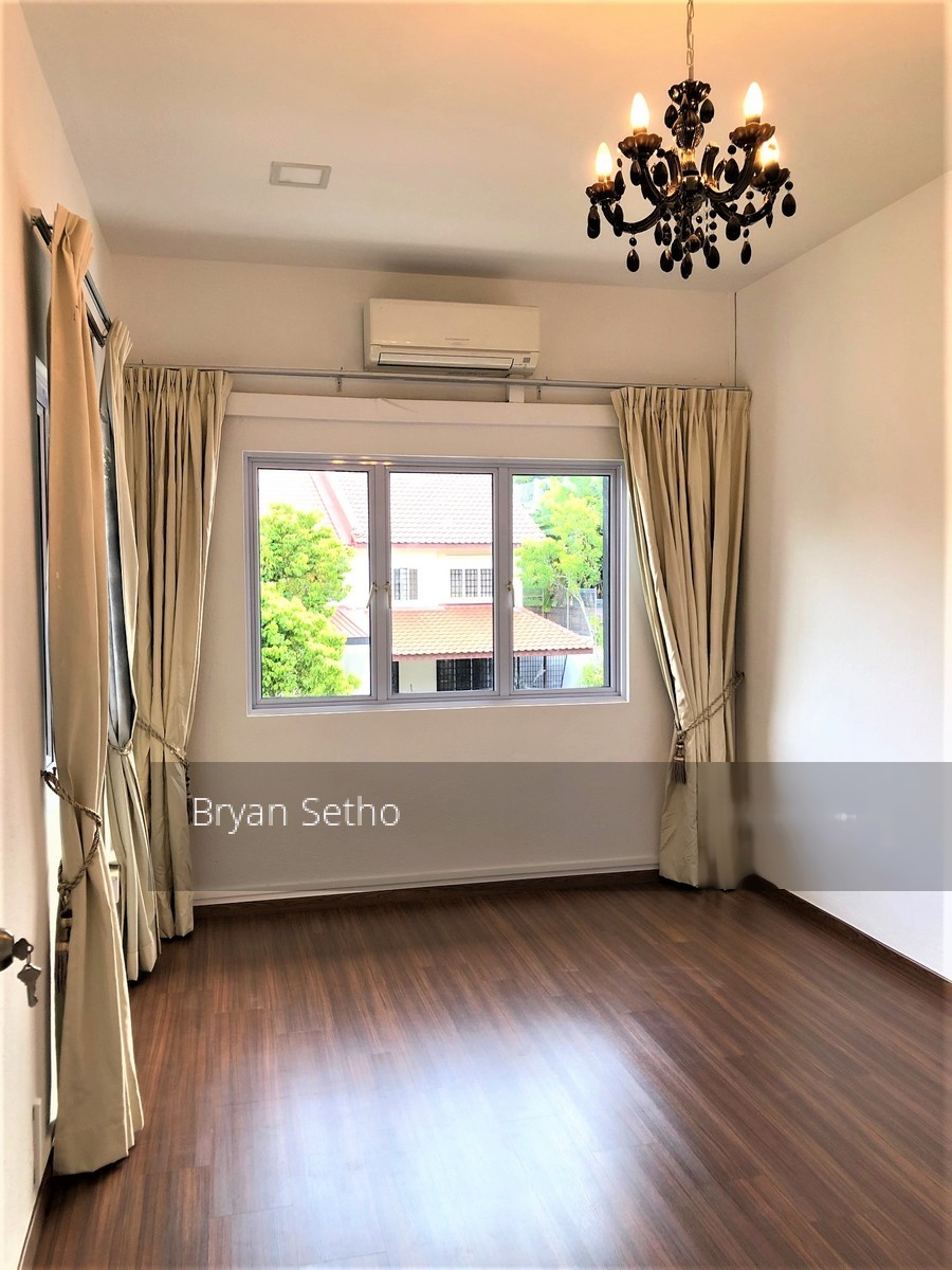 Thomson Park (D20), Semi-Detached #211771151